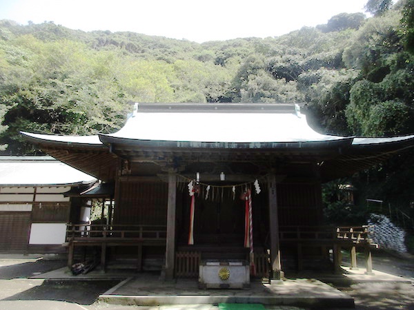 洲崎神社の拝殿