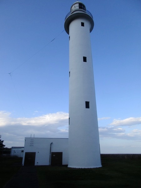 トドヶ崎の灯台。高さ34メートルの東北一のノッポ灯台