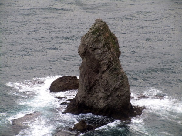絵鞆半島の名勝、ローソク岩