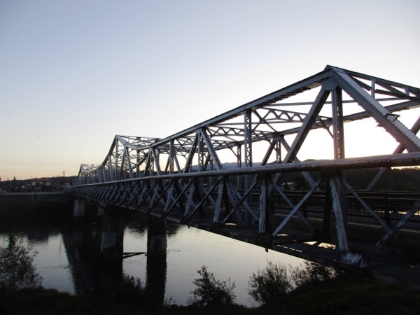 大石田の夕暮れの大橋