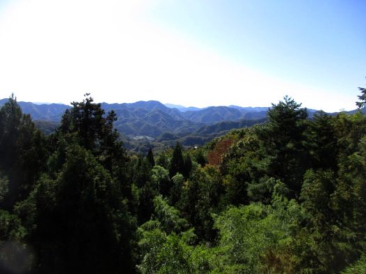 旧甲州街道から見る甲州の山並み