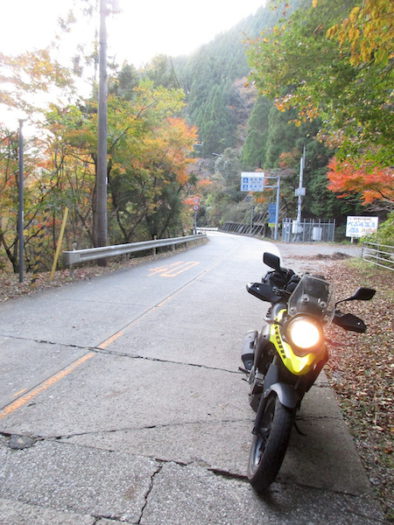 四足峠を越えて徳島県に入る