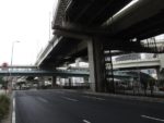 国道1号で横浜を通過。ここは横浜駅前
