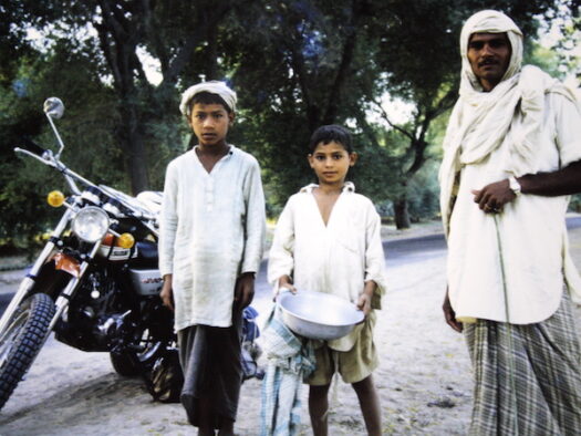 「世界一周」（1971年〜1972年）。パキスタンのパンジャブで